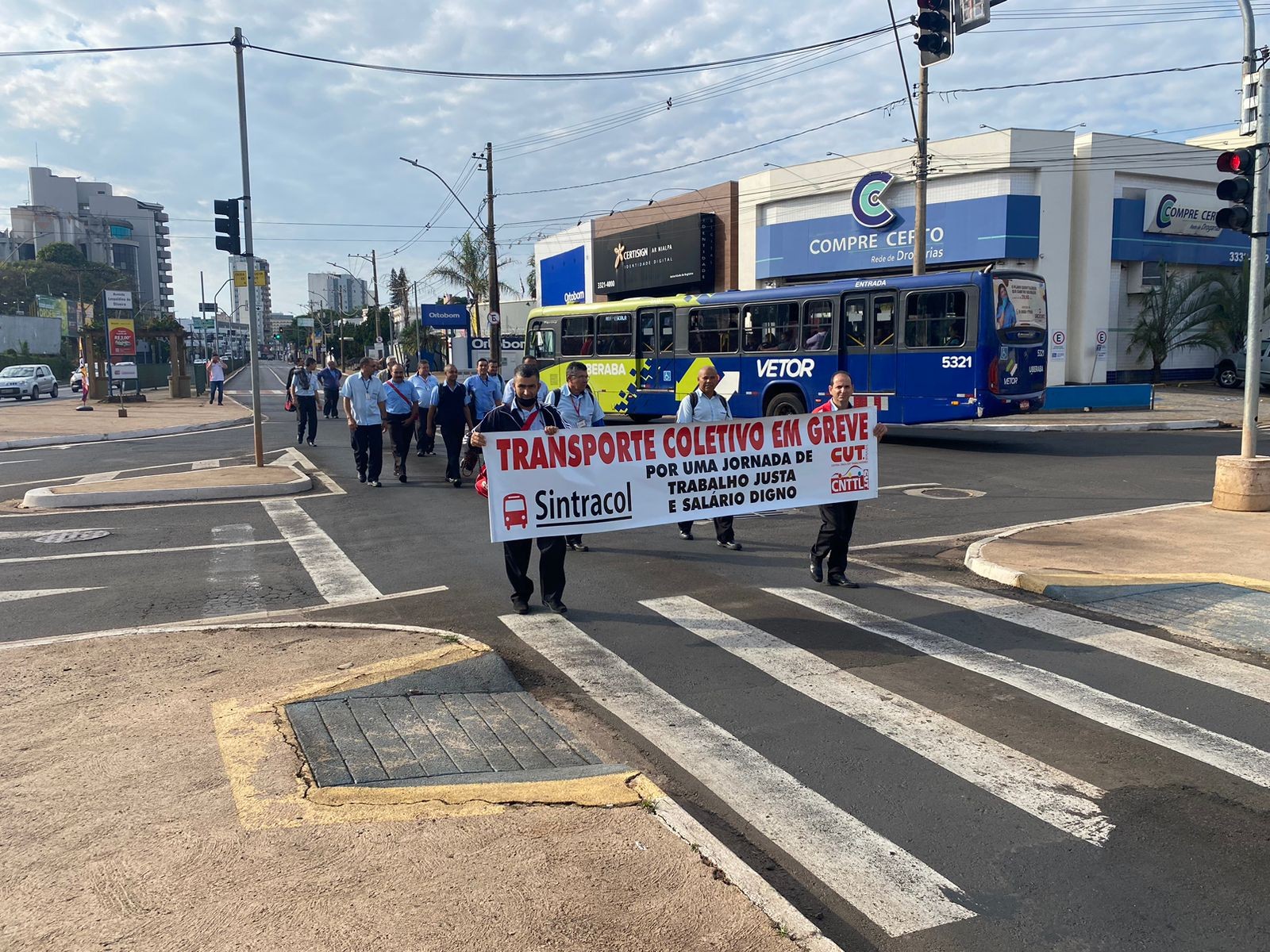 Sem acordo, motoristas de ônibus seguem em greve em Uberaba; transporte público funciona nas eleições