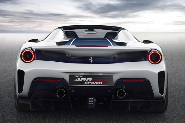 Ferrari 488 Pista Spider é Revelada Em Pebble Beach