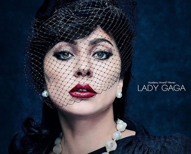 Lady Gaga no cartaz de House of Gucci (Foto: Divulgação)