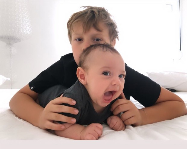 Valentin e Davi Lucca, filhos de Carol Dantas (Foto: Reprodução / Instagram)