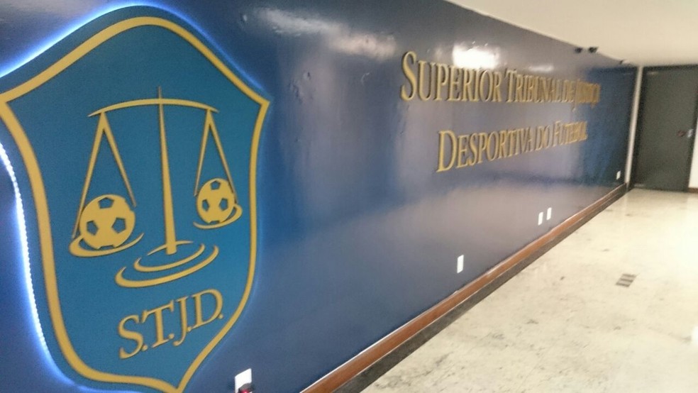 STJD vai julgar pedido do Flamengo para paralisar o Brasileir&atilde;o &mdash; Foto: Caio Filho