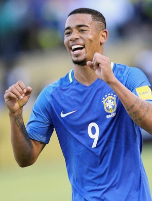 Gabriel Jesus Brasil Equador (Foto: Guillermo Granja / Reuters)