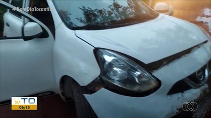 Dois homens são presos com veículo roubado após ultrapassagem proibida