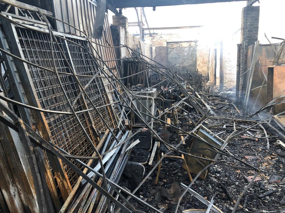 Inc&ecirc;ndio em pr&eacute;dio da Sa&uacute;de destr&oacute;i testes para Covid-19 em Botucatu &mdash; Foto: Guilherme Torres/Prefeitura de Botucatu