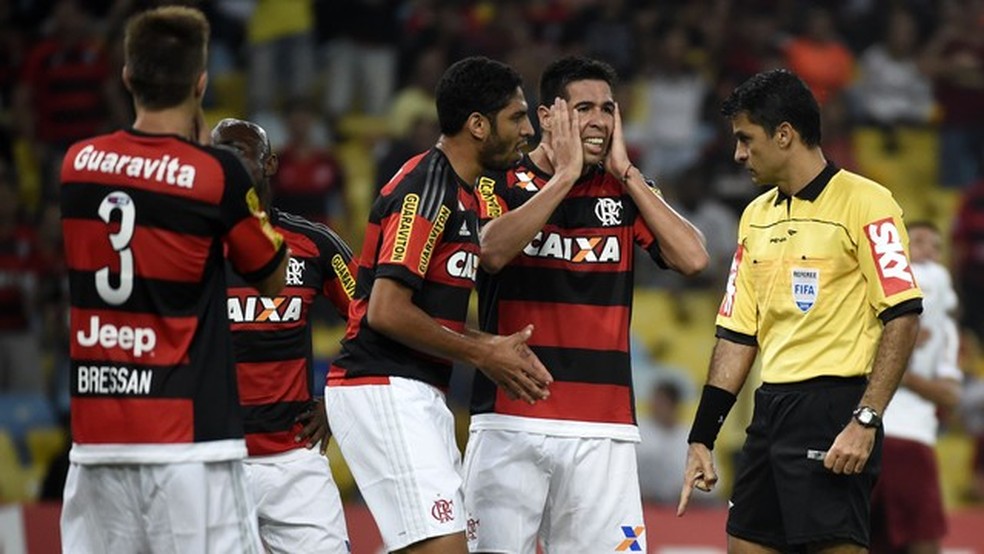 Jogadores e diretoria do Flamengo reclamaram bastante do árbitro Sandro Meira Ricci — Foto: Divulgação