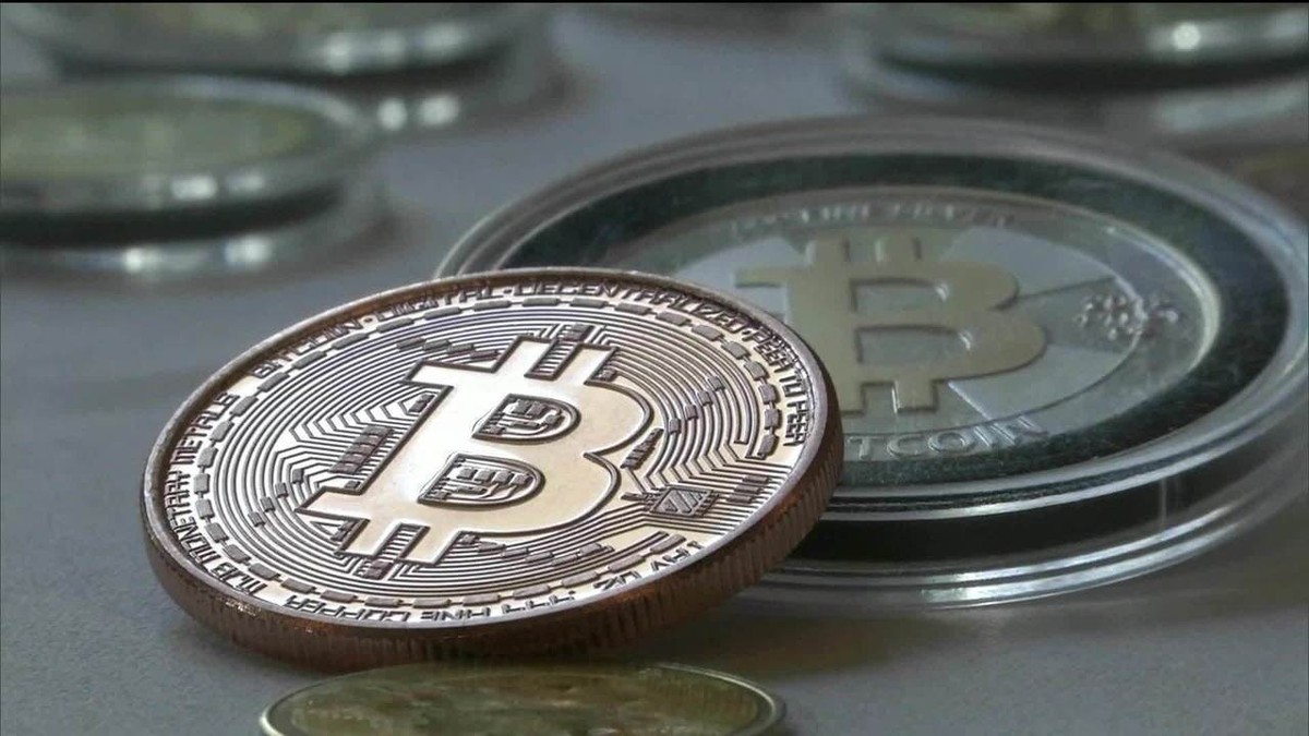 Resultado de imagem para Operações com criptomoedas informadas à Receita somam R$ 14 bilhões em dois meses