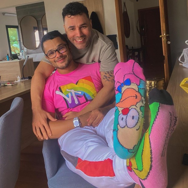 Rodrigo Sant'Anna e o marido, Junior Figueiredo (Foto: Reprodução/Instagram)