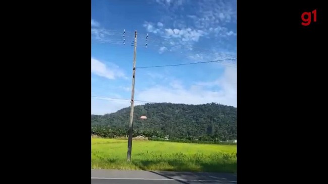 Queda de avio com paraquedas em Massaranduba, no Norte de Santa Catarina