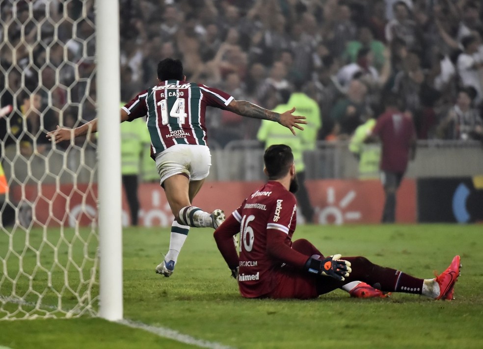 Um a cada tr&ecirc;s gols de Cano no Brasileir&atilde;o s&atilde;o em finaliza&ccedil;&otilde;es cara a cara &mdash; Foto: Andr&eacute; Dur&atilde;o