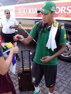 Seleção Brasil chega em Brasilia Neymar (Foto: Claudio Schwab)
