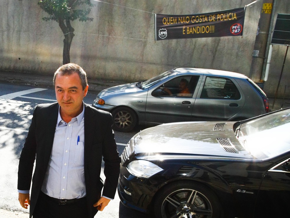 Joesley chega para prestar depoimento na sede da PF em SP (Foto: Aloisio Mauricio/FotoArena/Estadão Conteúdo)