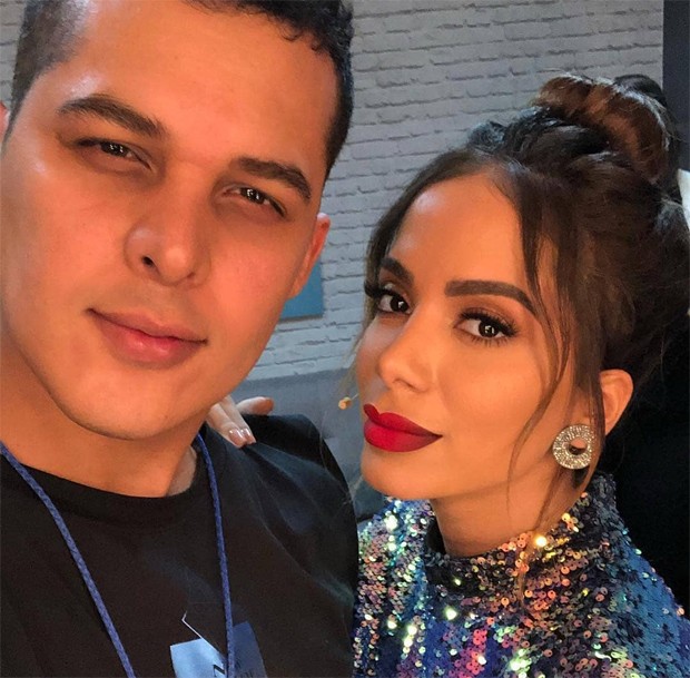 Anitta com o maquiador Luís Torres (Foto: Reprodução/Instagram)