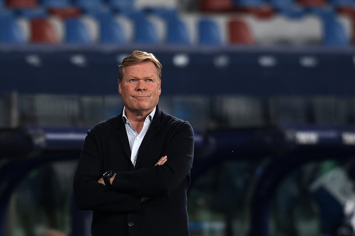 Koeman evita falar de futuro, mas se diz menosprezado pela imprensa: "Senti falta de respeito"