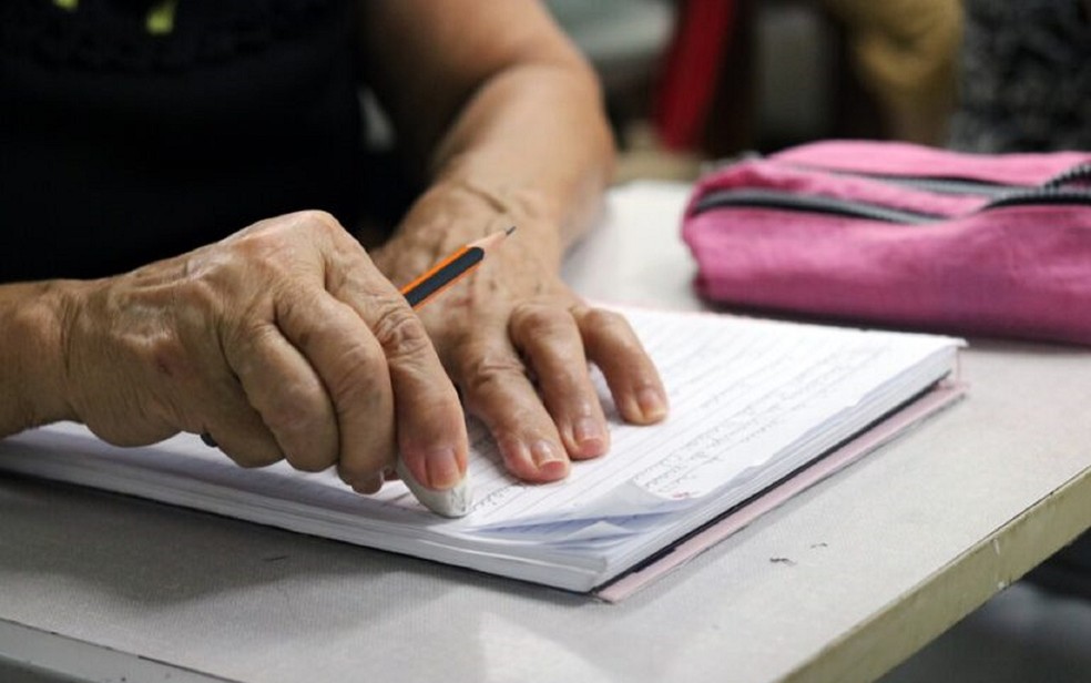 Goiânia oferece mais de 7 mil vagas para Educação de Jovens e Adultos; veja como se matricular — Foto: Prefeitura de Goiânia / Divulgação.