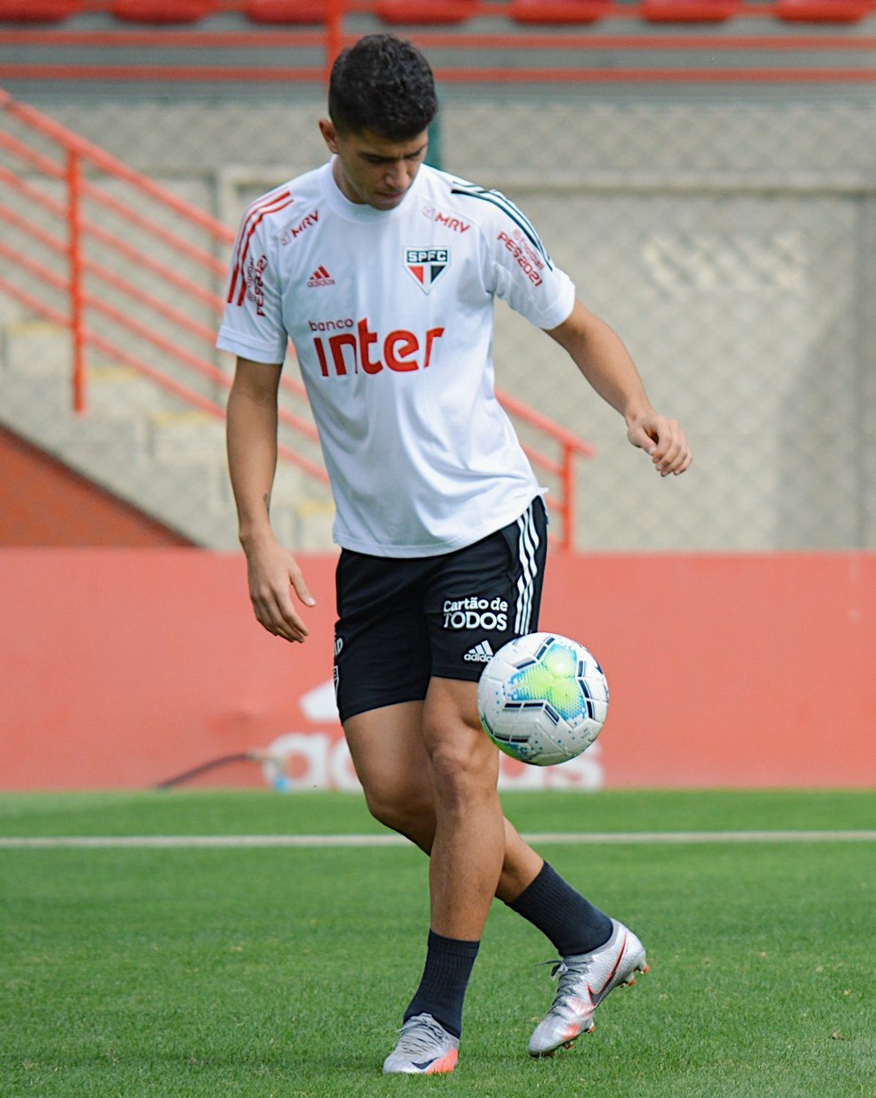 Para jogo contra o Atlético-MG, Diniz deve repetir time que venceu o Corinthians
