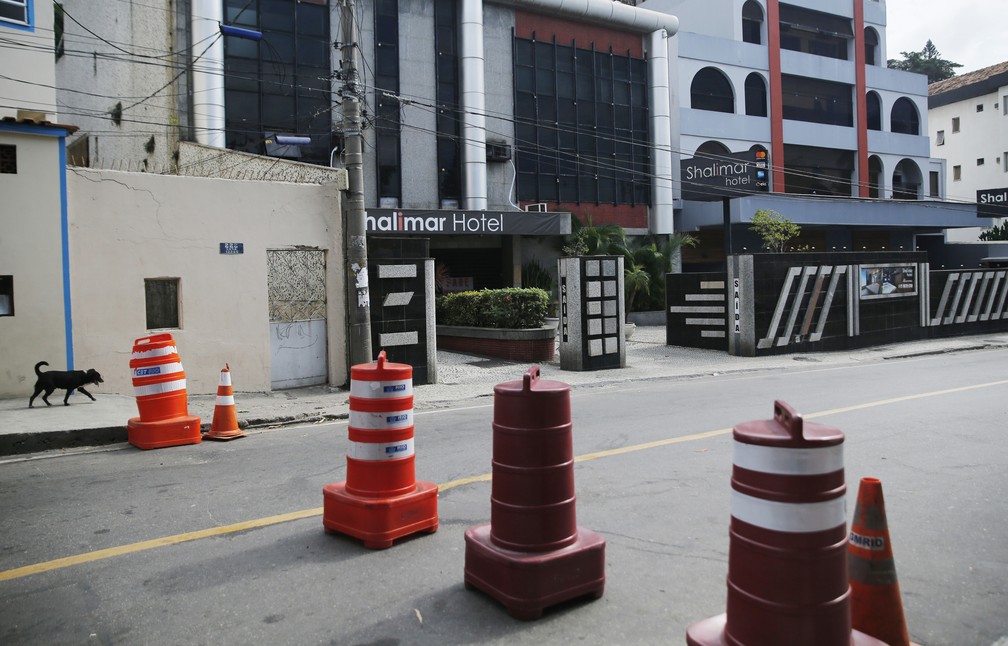 A interdição da Avenida Niemeyer está causando prejuízo aos motéis da região — Foto: Marcos Serra Lima/G1