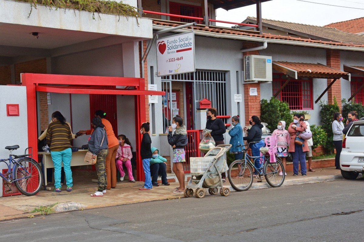 Com chegada do frio, região de Ribeirão Preto, SP, recebe doações de cobertores; veja como ajudar
