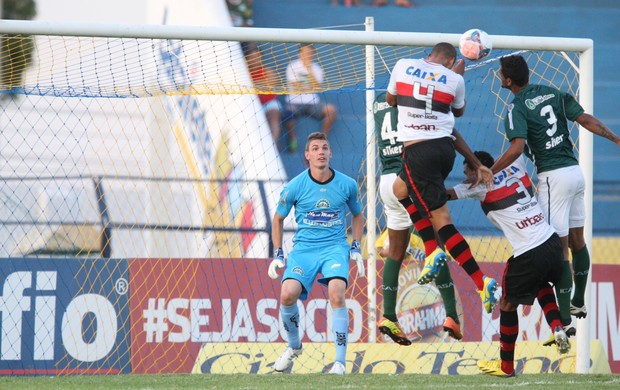 Icasa e Atlético-GO empatam sem gols no Estádio Romeirão (Foto: Normando Sóracles/ Agência Miséria)