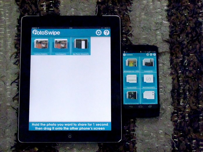 Coloque os dispositivos iOS e Android lado a lado com o FotoSwipe aberto (Foto: Reprodução/Paulo Alves) Coloque os dispositivos iOS e Android lado a lado com o FotoSwipe aberto (Foto: Reprodução/Paulo Alves)