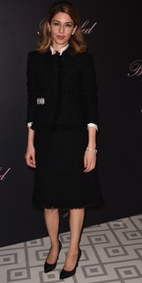 Sofia Coppola veste Chanel, com joias Cartier