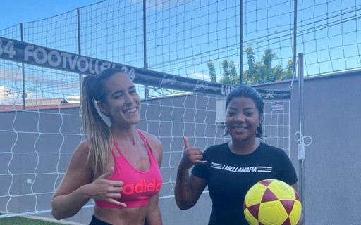 Joga a Bola no Meu Pé por Natalia Guitler