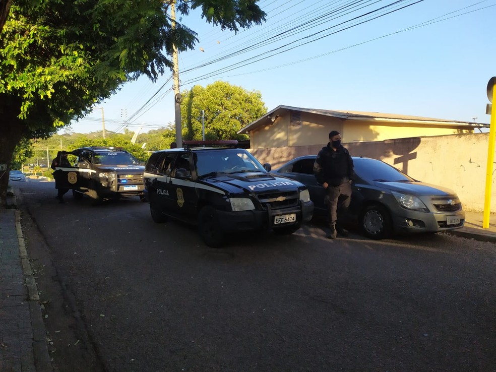Operação Shutdown é realizada pela Polícia Civil nos estados de São Paulo e Mato Grosso do Sul — Foto: Bruna Bachega/TV Fronteira