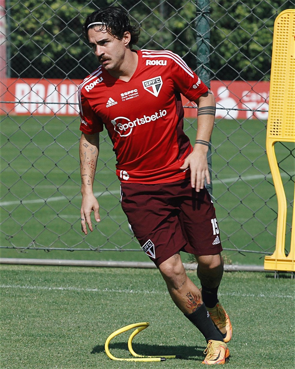 Gabriel Neves tem agradado nos últimos jogos — Foto: Rubens Chiri /saopaulofc.net