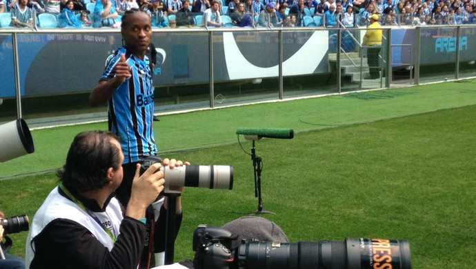 Zé Roberto retoma origem de lateral e mira mais chances: Não desaprendi
