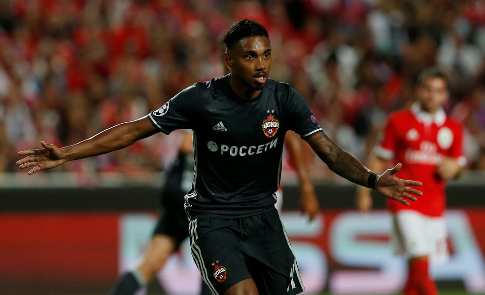 Vitinho comemora gol do CSKA Moscou (Foto: REUTERS/Pedro Nunes)