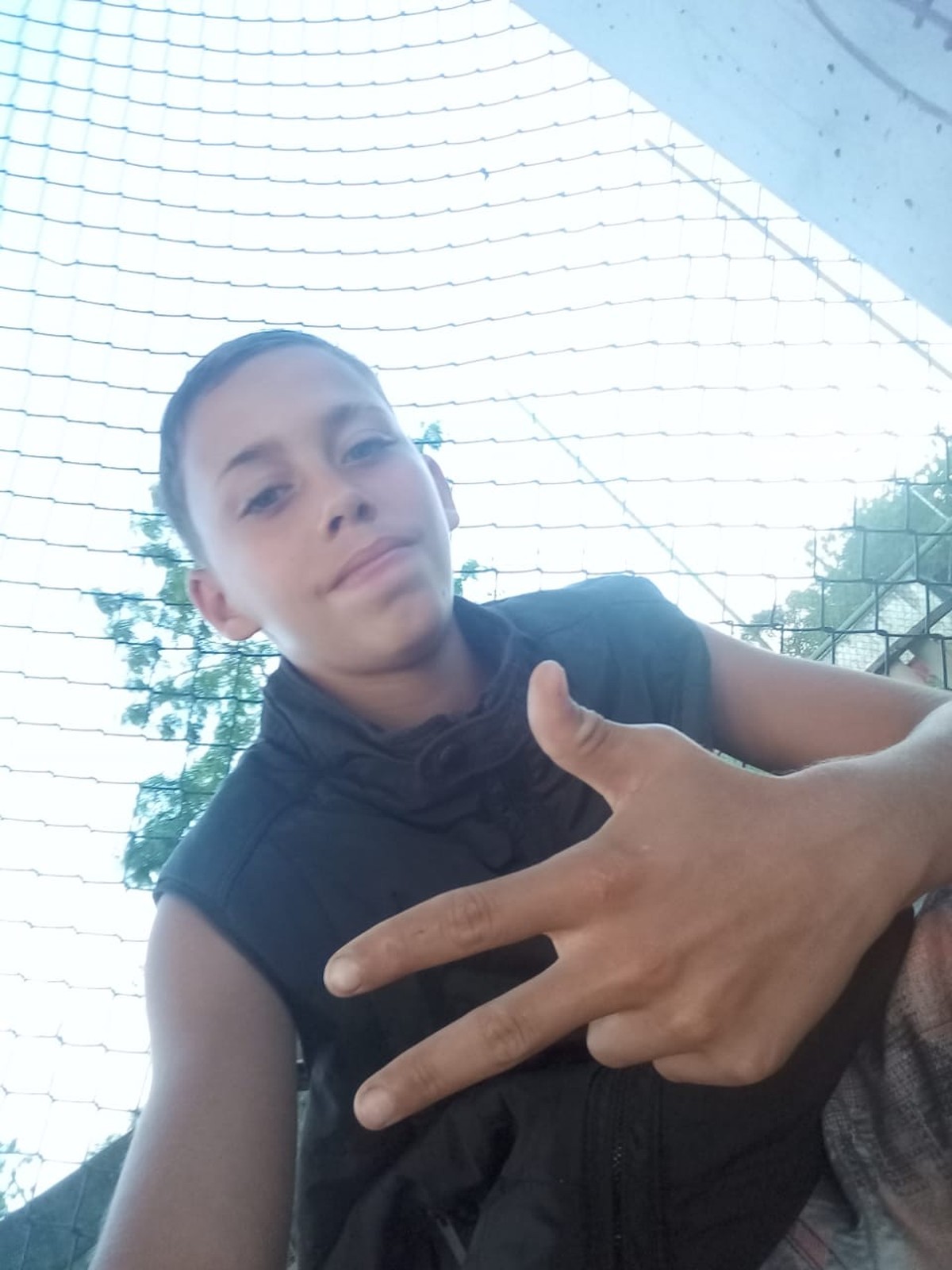 Irmã achou corpo de menino sumido após ver chinelo na casa do suspeito no litoral de SP