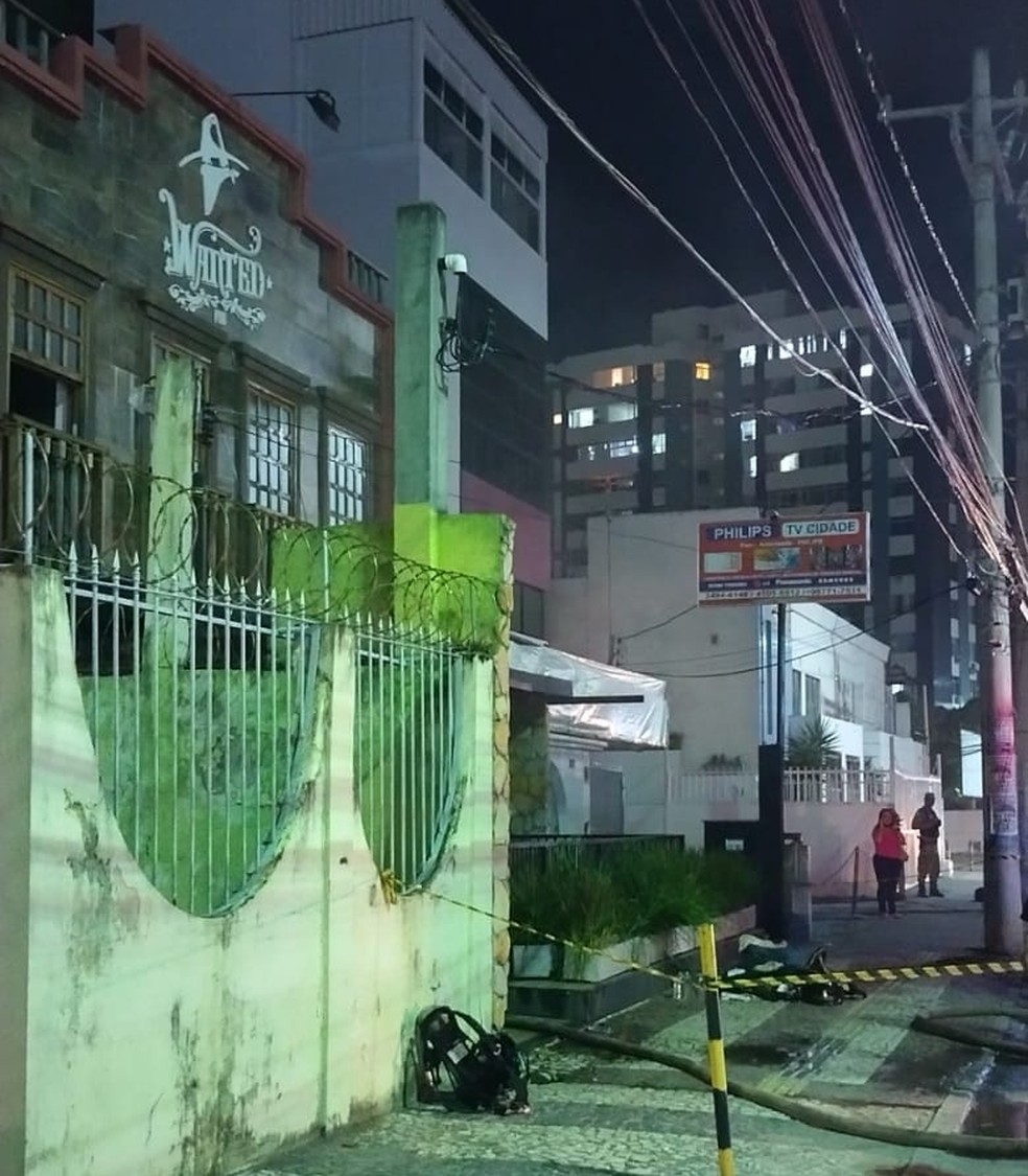 Incêndio atinge boate no bairro do Rio Vermelho, em Salvador — Foto: Marieta Santos/Arquivo Pessoal