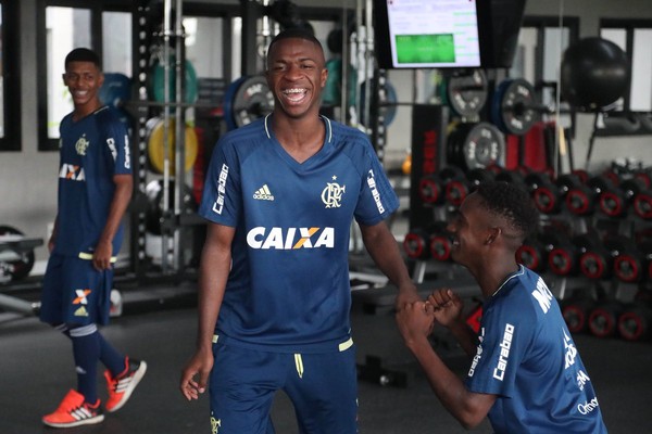 Antes de Madri: Vinicius Jr inicia sua trajetória no profissional do Fla; entenda cenário