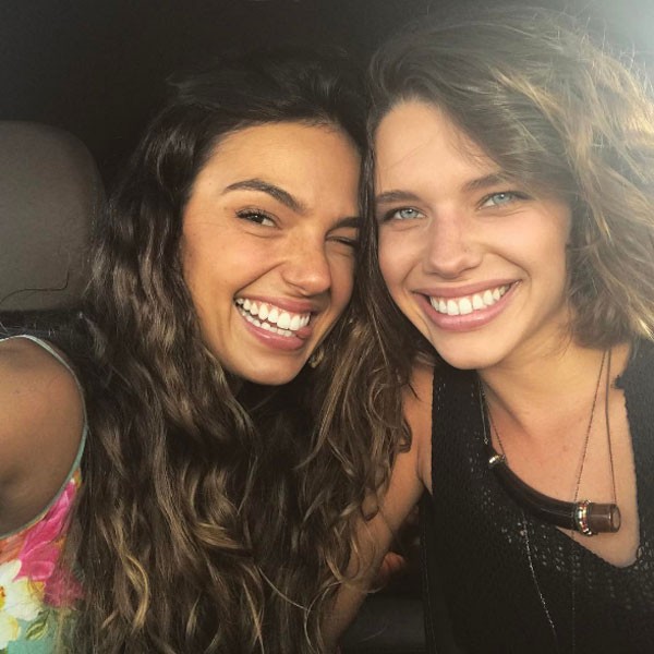 Isis Valverde e Bruna Linzmeyer (Foto: Reprodução Instagram)