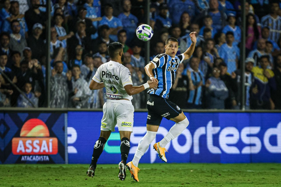 Zinho foi novidade do time — Foto: Maxi Franzoi/AGIF