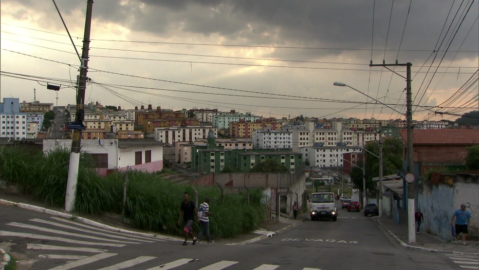 Cidade Tiradentes, na Zona Leste de S&atilde;o Paulo, &eacute; um dos bairros onde h&aacute; menos postos de trabalho e mais mortes por Covid-19 &mdash; Foto: TV Globo/Reprodu&ccedil;&atilde;o