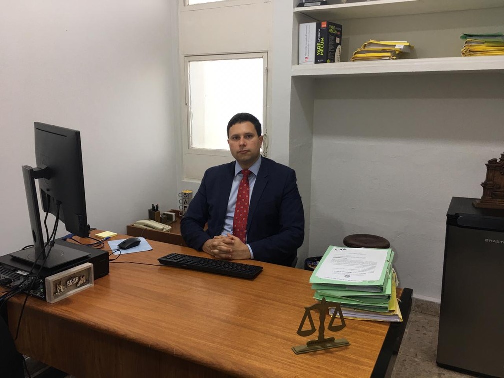 Guilherme Meneghin atua na defesa dos direitos dos atingidos desde os primeiros momentos da tragédia — Foto: Guilherme Meneghin/Arquivo Pessoal