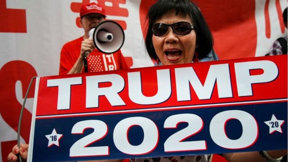 A maioria dos membros dessas salas de bate-papo de extrema direita no Telegram são fervorosos apoiadores de Donald Trump, ex-presidente dos Estados Unidos. — Foto: Getty Images via BBC
