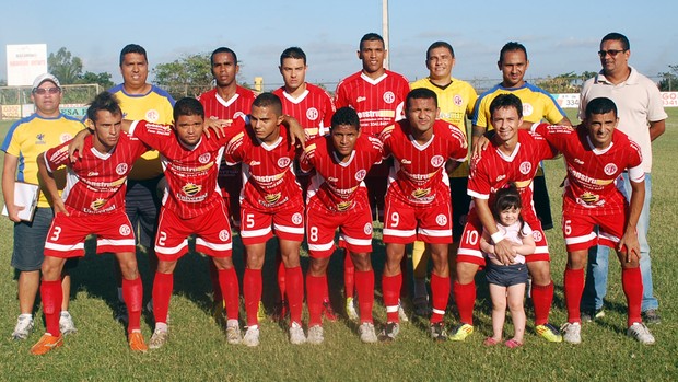 Equipe posa para foto oficial, antes do primeiro jogo das semifinais (Foto: Deberlima.blogspot.com)