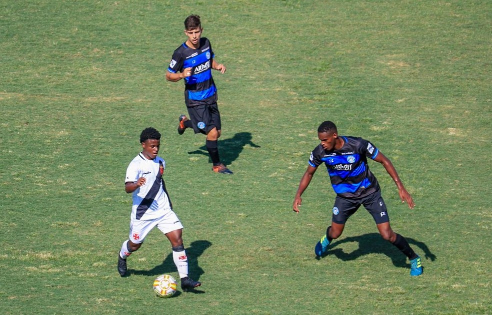 Vasco em partida contra o Tubarão, pela segunda rodada da 1ª fase da Copa São Paulo de Futebol Júnior — Foto: Danilo Sardinha/GloboEsporte.com