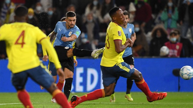 Arrascaeta sentiu lesão durante o jogo entre Uruguai e Colômbia