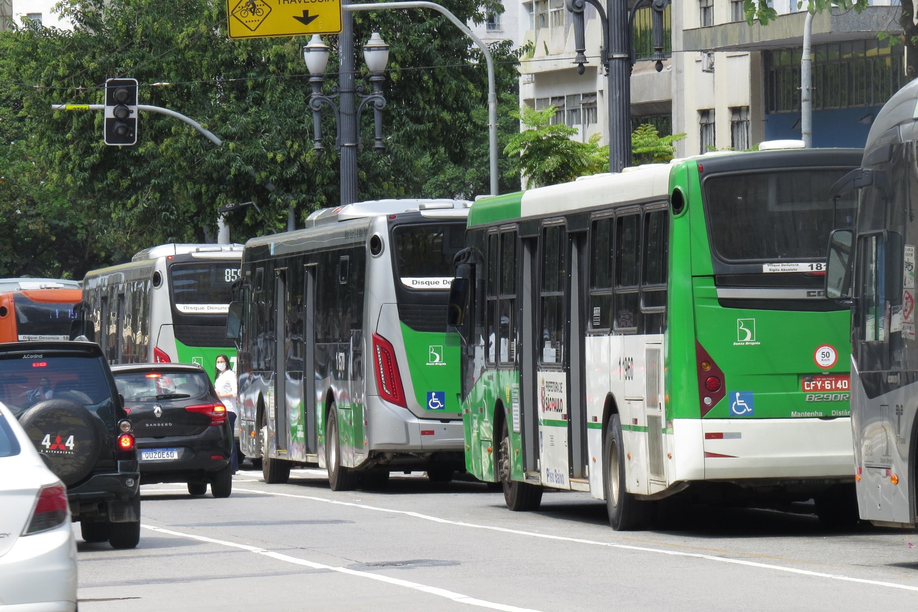 Cidade de SP vai receber empréstimo de R$ 2,5 bilhões para trocar ônibus movidos a diesel por veículos elétricos