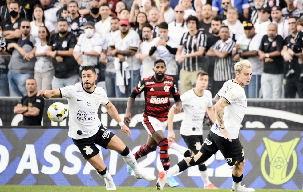 Corinthians x Flamengo foi equilibrado, mas Timão soube decidir — Foto: Marcos Ribolli / ge