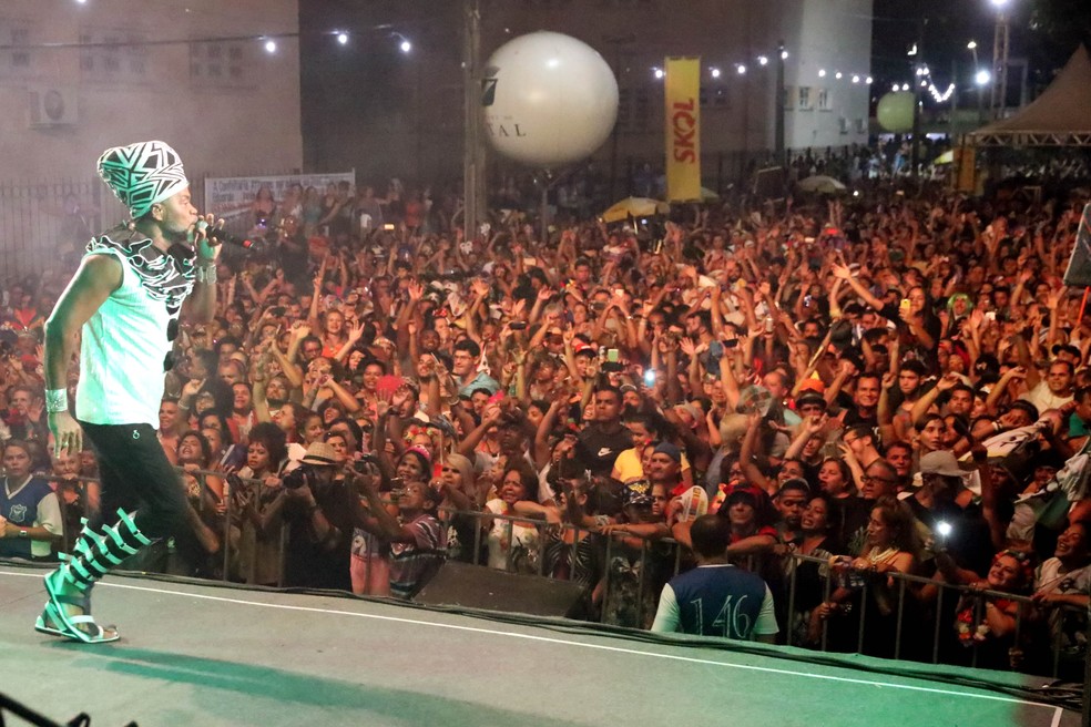 Carlinhos Brown se apresentou no Polo Petrópolis na abertura do carnaval de Natal em 2018 (Arquivo) — Foto: Canindé Soares