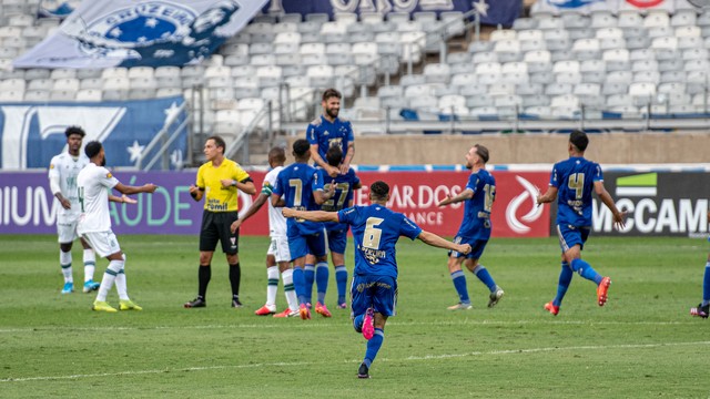 Rafael Sobis comemora gol pelo Cruzeiro