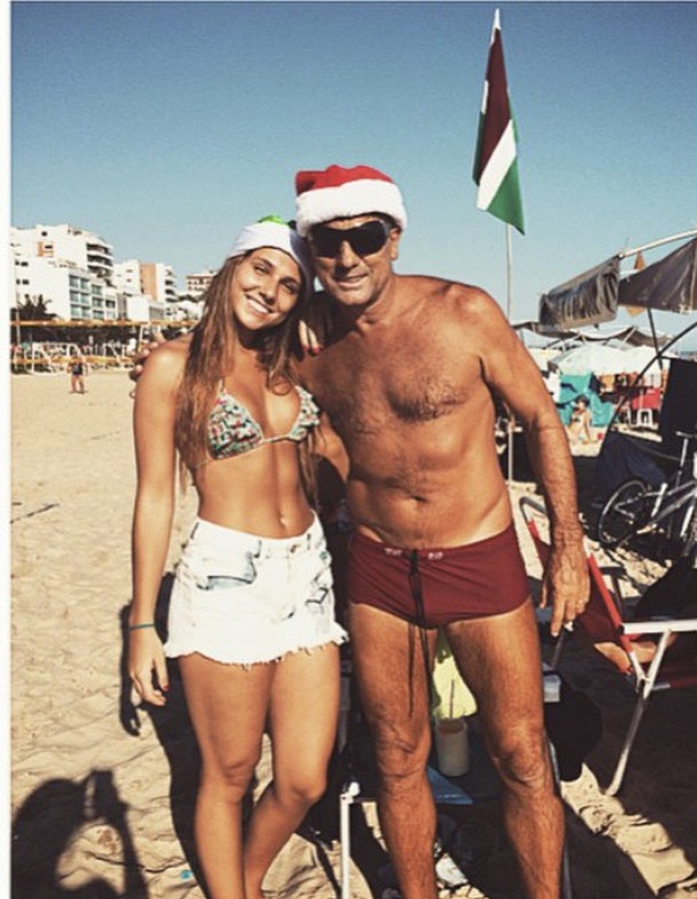 Renato Gaúcho e sua filha, Carol Portaluppi, na praia de Ipanema, no Rio de Janeiro (Foto: Arquivo pessoal)
