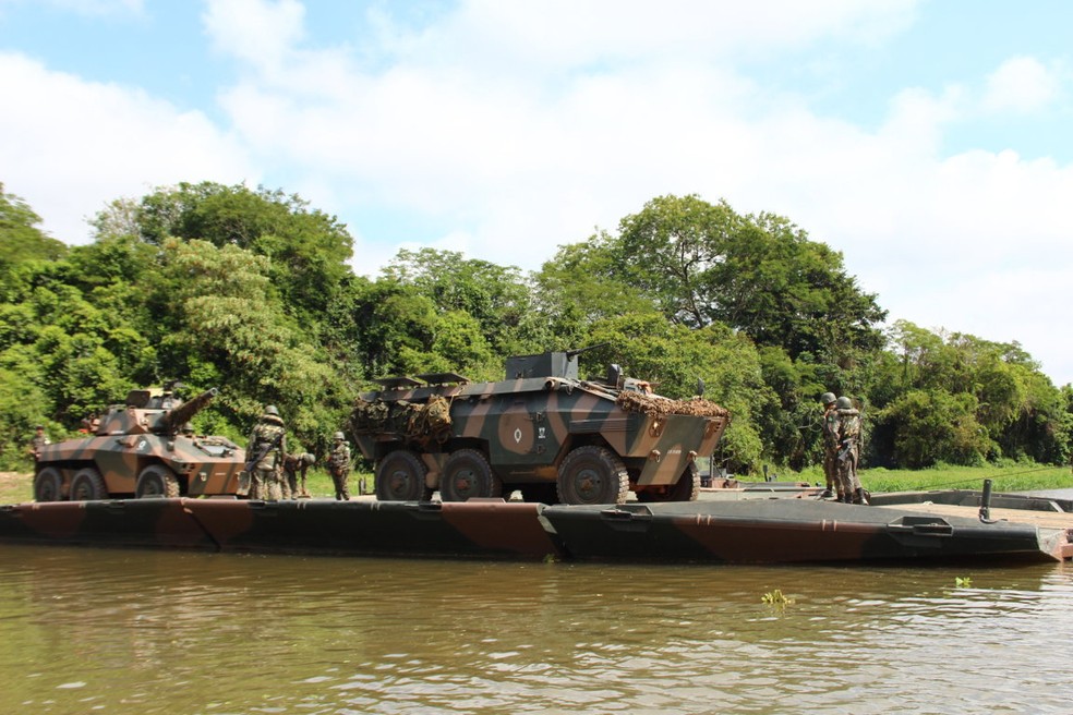 Militares irão realizar a transposição de curso d'água com blindados no Rio Paraíba (Foto: Divulgação/Exército Brasileiro)