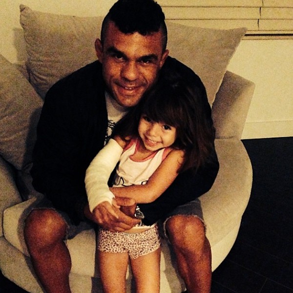 O lutador de MMA Vitor Belfort com a filha Kyara (Foto: Reprodução/Instagram)