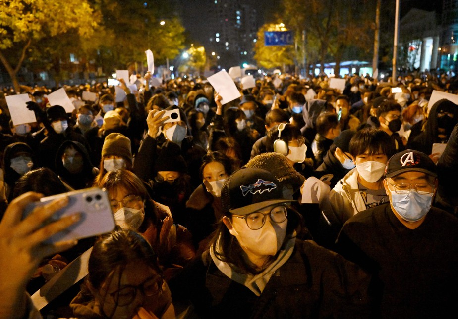 Manifestantes no último domingo na beira do Rio Liangma, em Pequim: tolerância a protestos ainda é zero