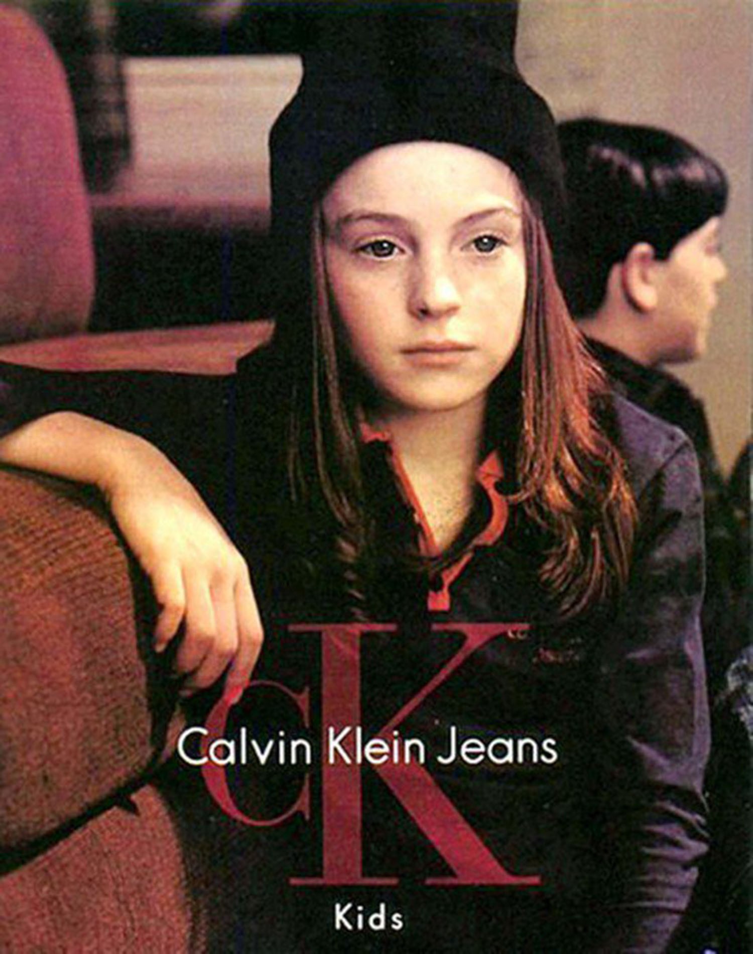 Lindsey Lohan ainda criança fotografada para a linha kids da Calvin Klein Jeans       