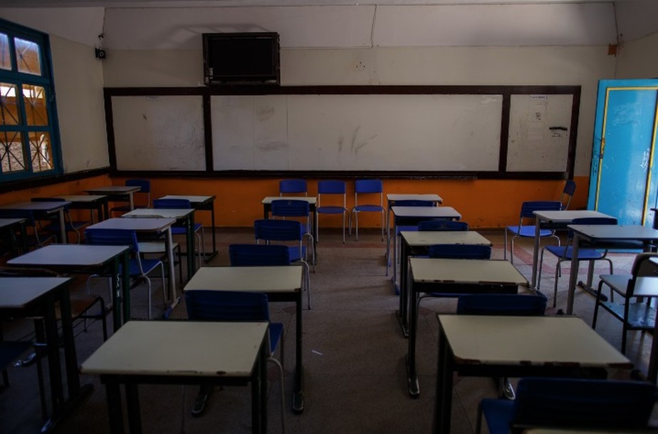 Sala de aula vazia: pandemia teve um efeito devastador sobre a educação e a empregabilidade dos jovens brasileiros